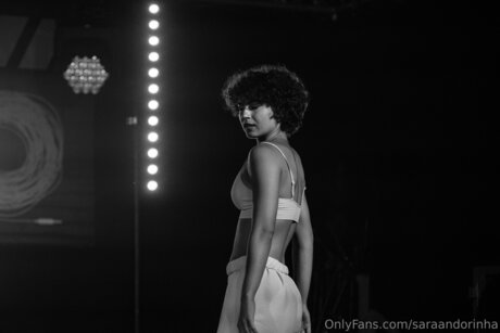 Saraaandoriinhaa naked model picture