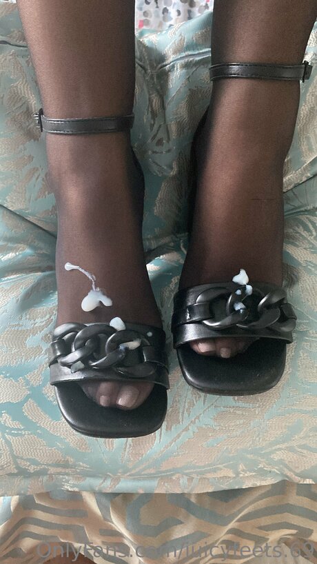 Juicyfeets 69 porn star photo