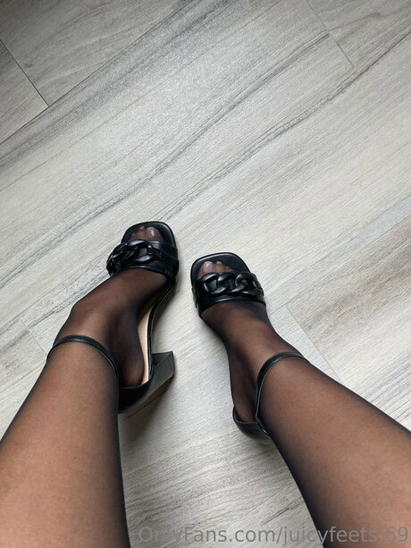 Juicyfeets 69 pornstar adult img