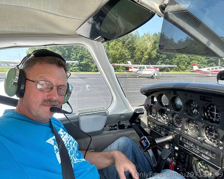 U297194549 sexy model image