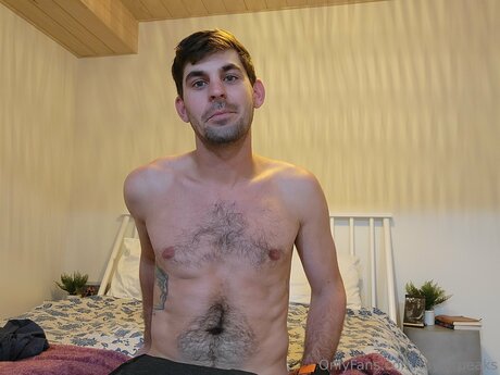 Taylorpeaks model porn image