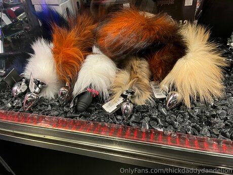 Thickdaddydandelion beautiful actress images