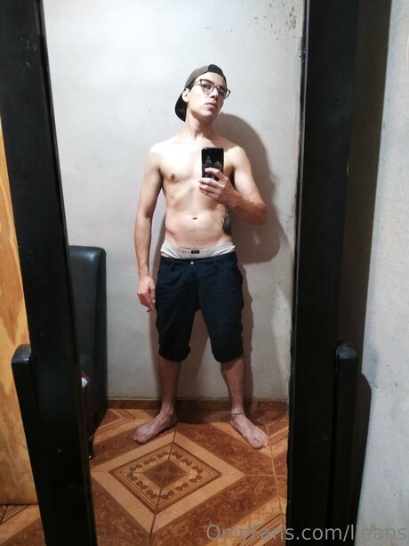 Lleans nice star picture