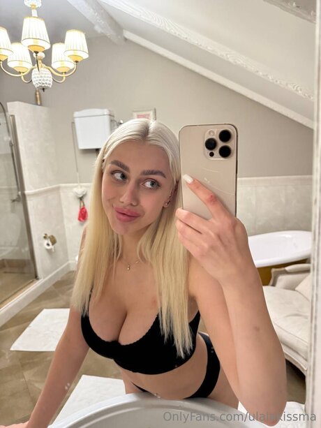 Ulalakissma nude model img