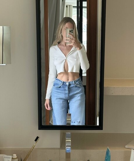 Olivia May NYC sex model image