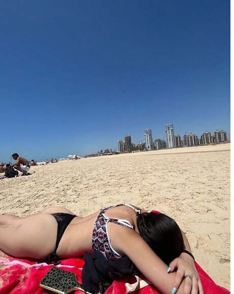 Pelegsaar model sexy pic