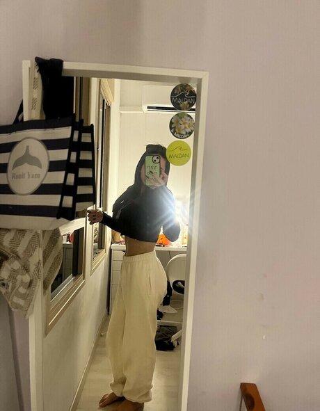 Pelegsaar nude actress pic