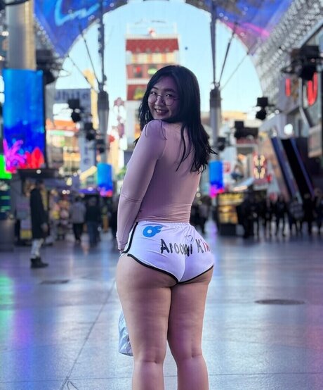 Aroomi Kim star high quality galleries