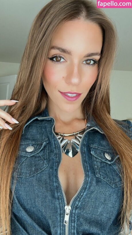 Amymarie Gaertner pretty model photos