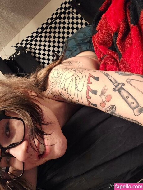 Adalind Gray hot model photo