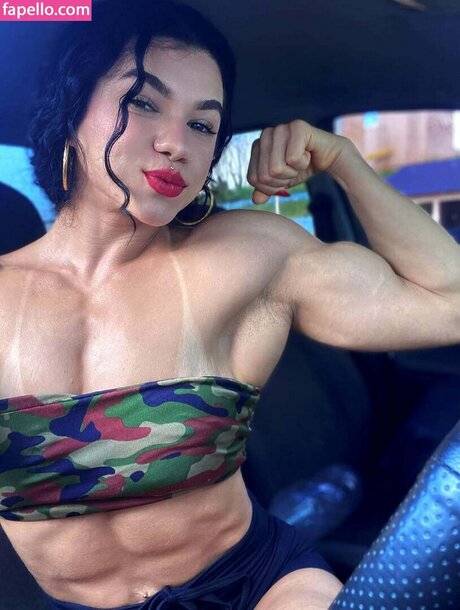 Leticia Veras hot actress pics