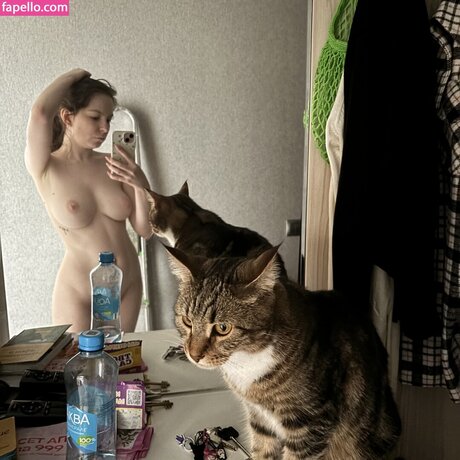 beezzz model perfect photo