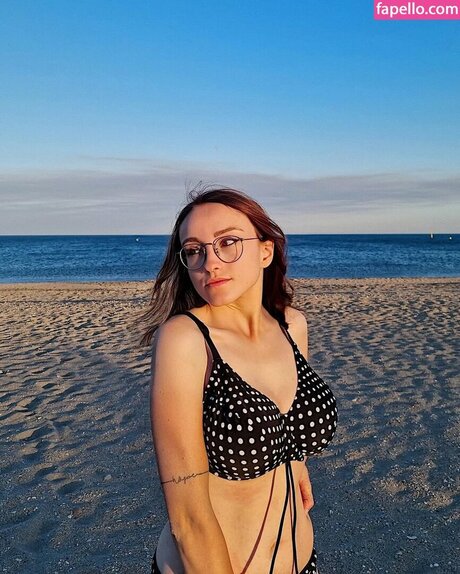 Oryvllmiee model erotic picture