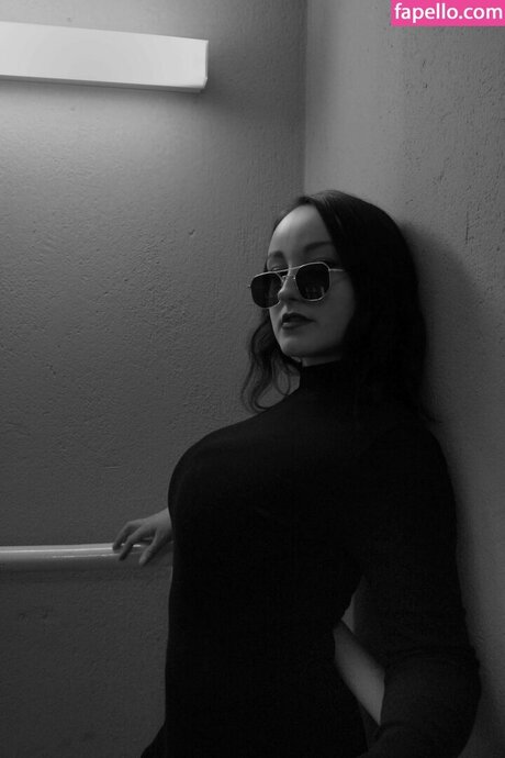 Oryvllmiee exclusive star pics