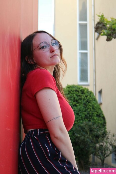 Oryvllmiee naked model images