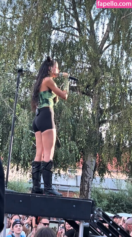 Nina Chuba high quality star pics