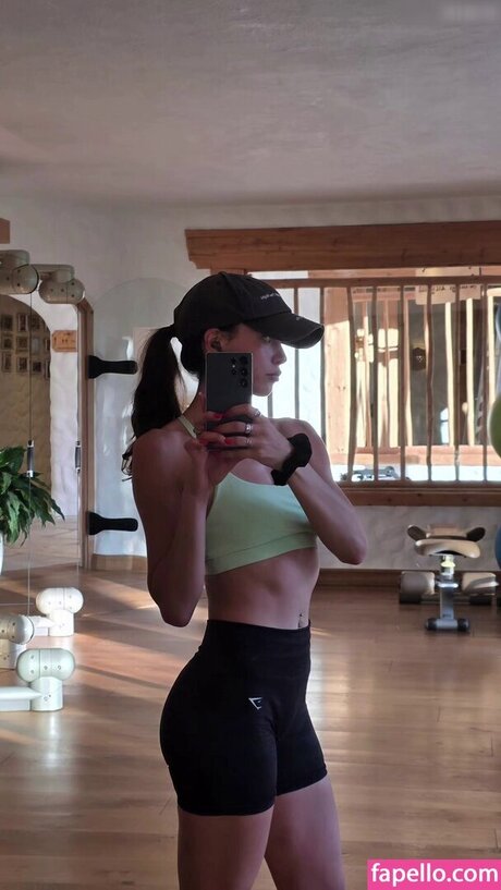 mirror onlyfans beautiful naked pic