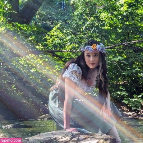 Jessthe Shire naked actress img