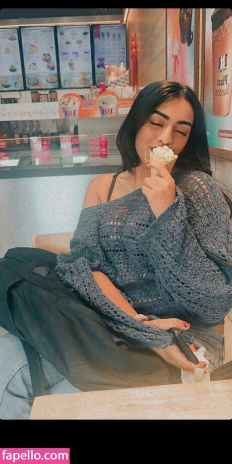 kritiii444 pornstar adult image