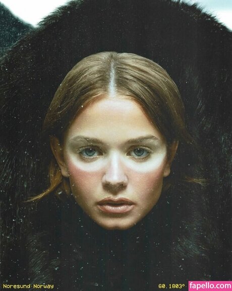 Chloe Campbell pretty star galleries