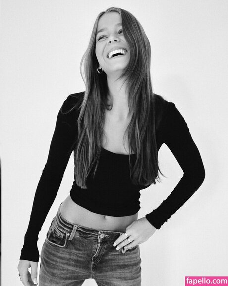 Chloe Campbell pornstar naked galleries