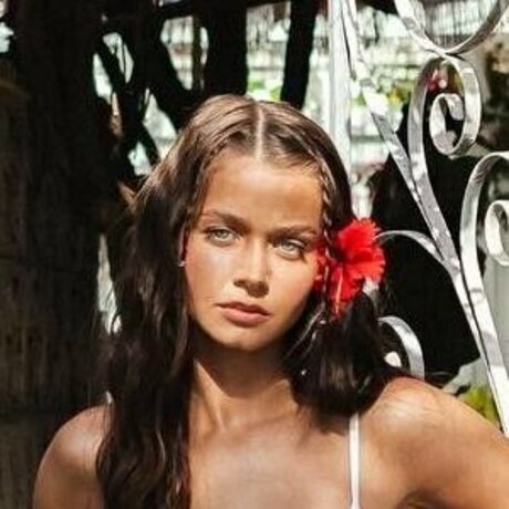 Chloe Campbell free pornstar pic