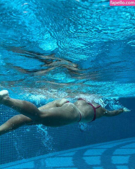 Ann pow model hd images