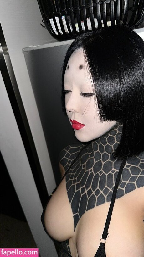 Xiaoaiepoch naked model image