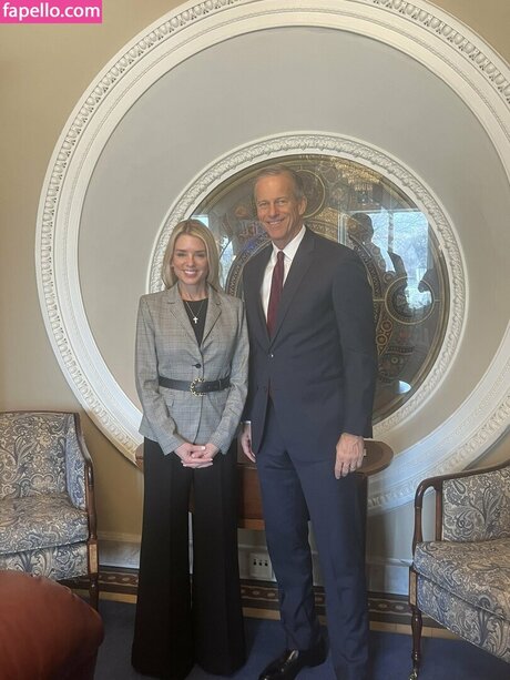 Pam Bondi model pretty pics