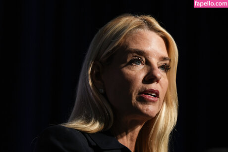 Pam Bondi star best pics