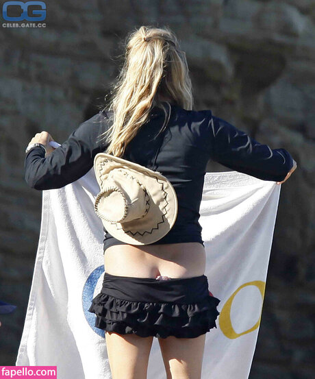 T a Leoni xxx star picture