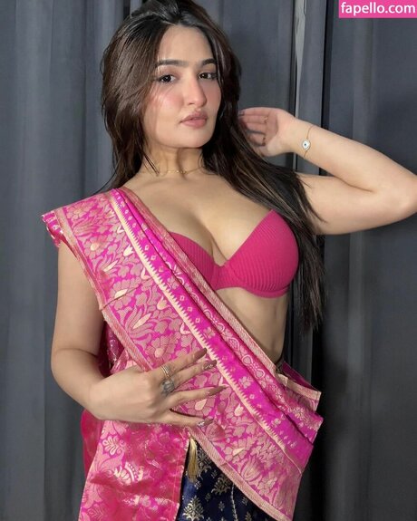 Sassy Poonam beautiful star photo