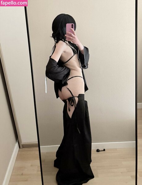 mioecupid hot model photo