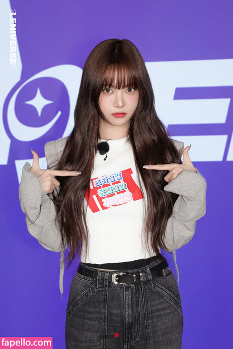 Hong Eunchae_ model top pictures