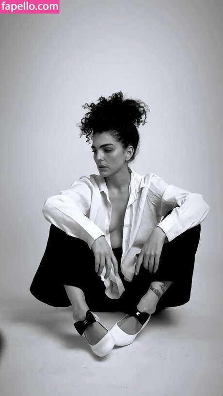 J lia Konrad model erotic pic