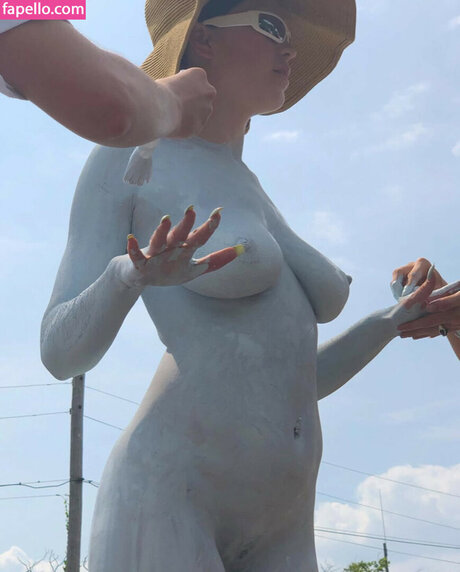 Eartheater naked actress images