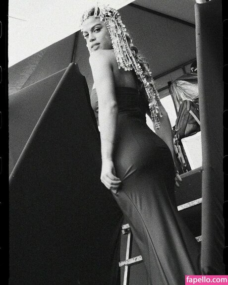 Clara Buarque pretty model image