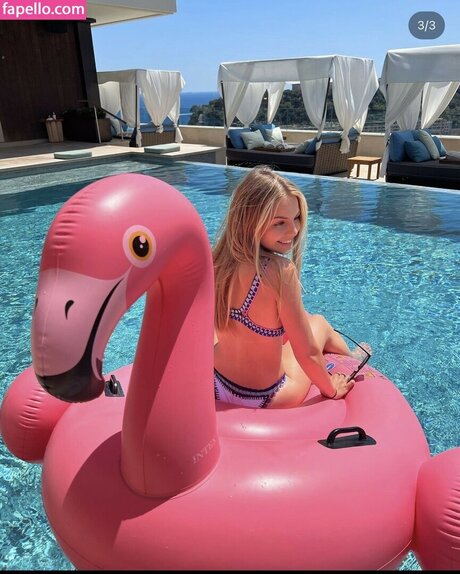 Julia Haller sexy model pic