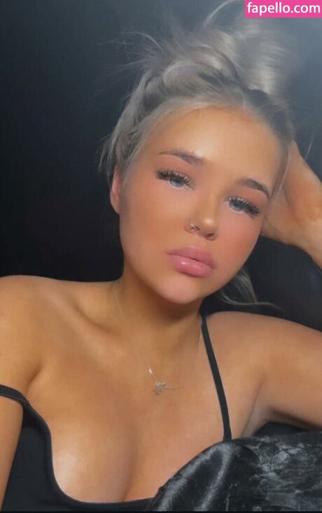 Lotus Petrie pornstar hd archive