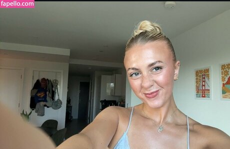 emwallbank erotic pornstar pic