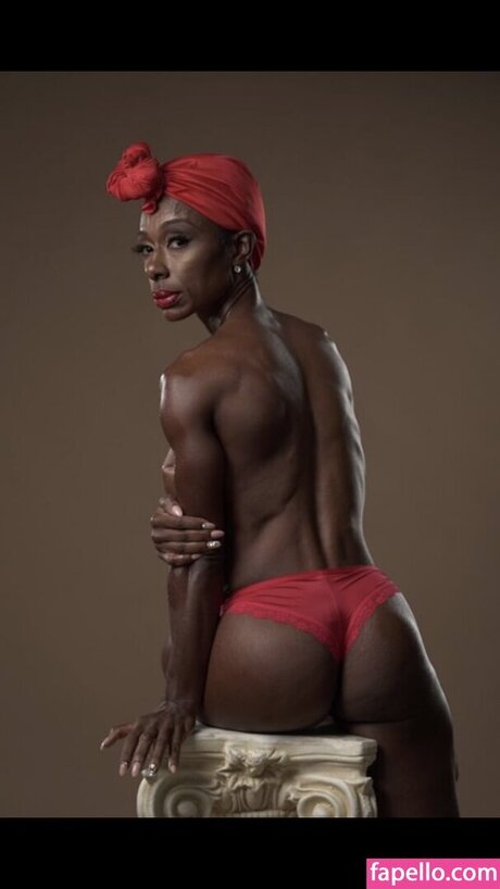 Toronica Jenkins model xxx photos