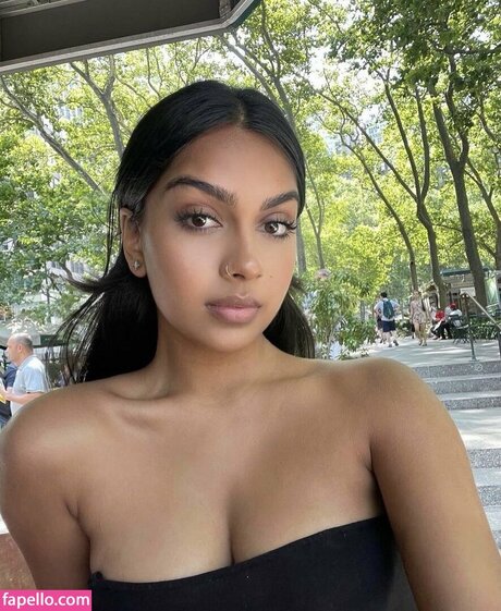 kelliexny model pretty photos