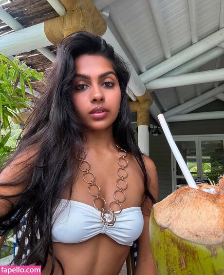 kelliexny model hot pics