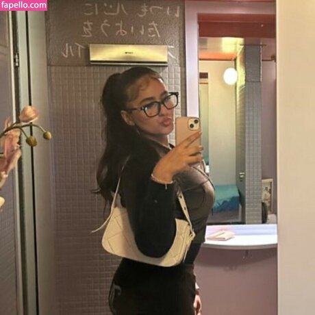 Pinkhealz Xyshams pornstar hot galleries