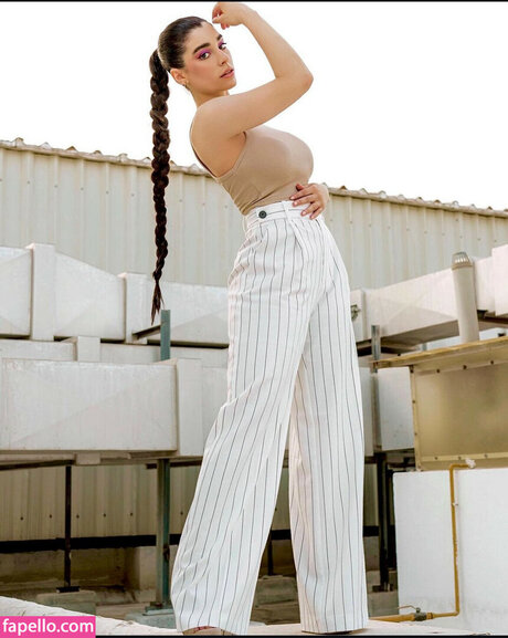 ayaattt star sexy photo