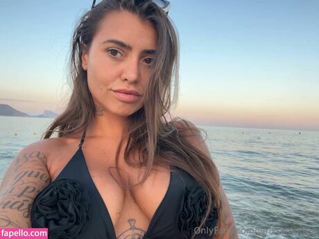 larimattes model pornographic pictures