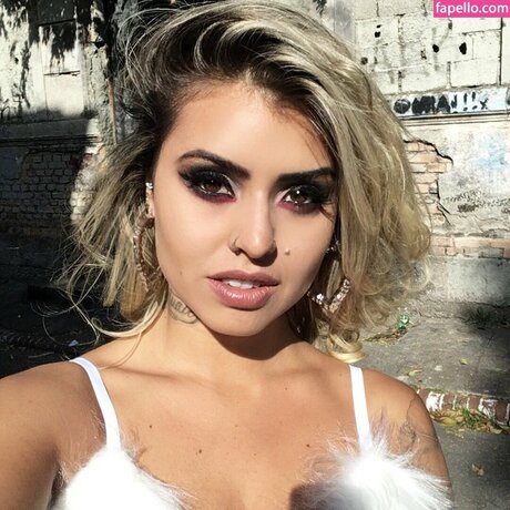 larimattes pornstar adult pics