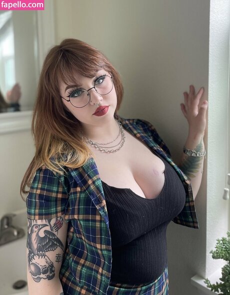 ReaganLeRoux star erotic image