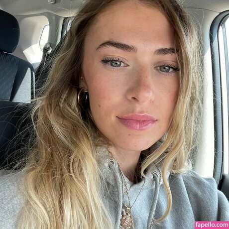 roromuffins model adult pictures