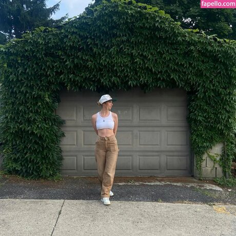 roromuffins hot actress img